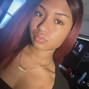 Meet your Posher, Hillary